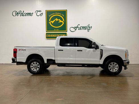Used 2023 Ford F250 XLT w/ 360-Degree Camera Package AWD/4WD image 2