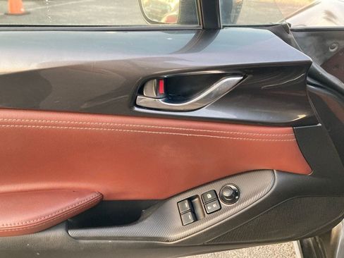 Used 2017 MAZDA MX-5 Miata RF Grand Touring RWD image 11