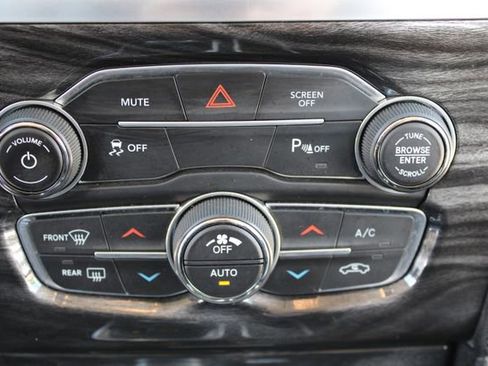 Used 2017 Chrysler 300 Limited w/ 300 Premium Group AWD/4WD image 34