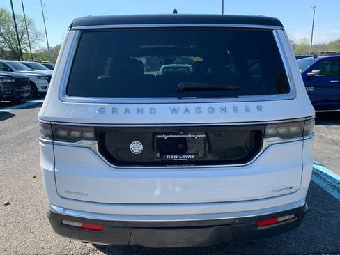 Used 2022 Jeep Grand Wagoneer Series I AWD/4WD image 4