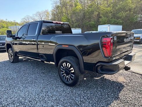 Used 2024 GMC Sierra 3500 Denali Ultimate AWD/4WD image 3