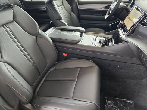 New 2026 Jeep Grand Wagoneer L Limited AWD/4WD image 10