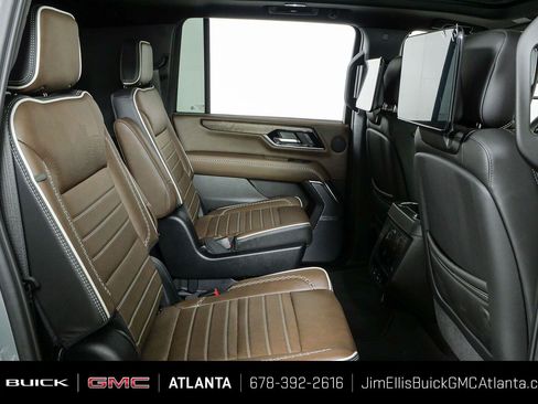 Used 2025 GMC Yukon XL Denali Ultimate w/ LPO, Floor Liner Package AWD/4WD image 24