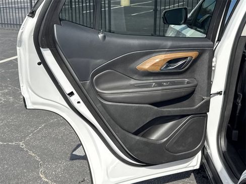 Used 2020 GMC Terrain SLE w/ Driver Convenience Package image 22