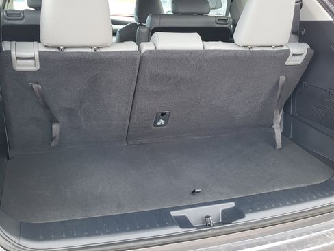 Used 2023 Toyota Highlander Limited image 13