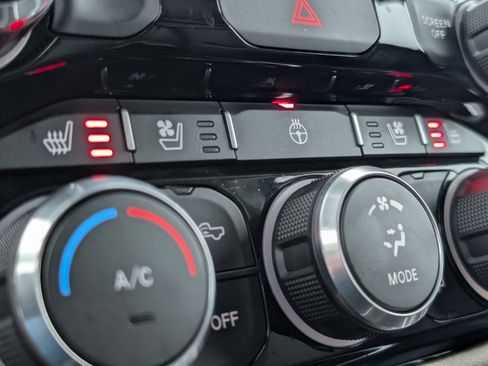 Used 2022 RAM 1500 Laramie image 4