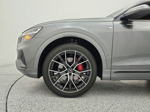 Used 2020 Audi Q8 Premium Plus w/ Premium Plus Package AWD/4WD image 18