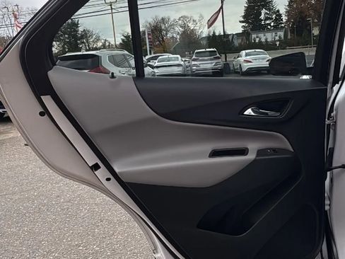 Used 2021 Chevrolet Equinox LT image 11