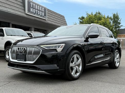 Used 2019 Audi e-tron Premium Plus image 56