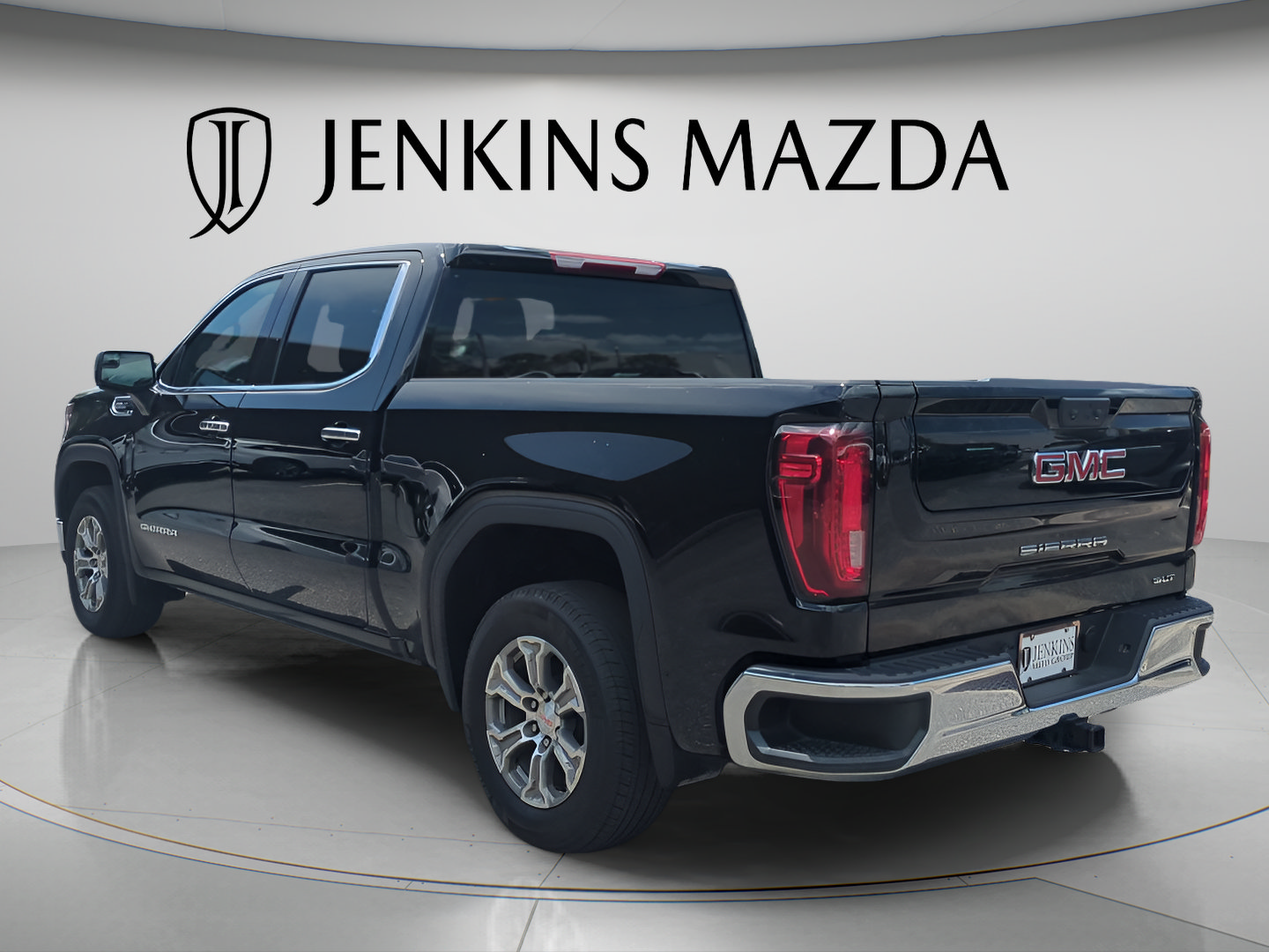 Used 2025 GMC Sierra 1500 SLT RWD image 6