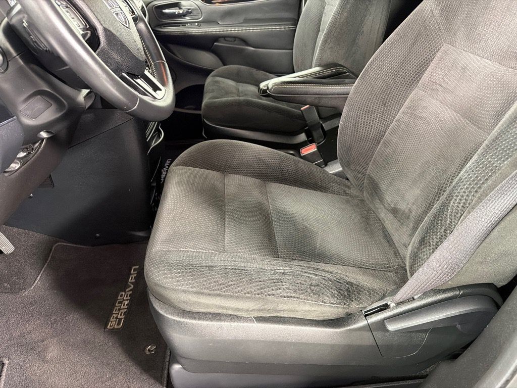 Used 2017 Dodge Grand Caravan SE FWD image 11