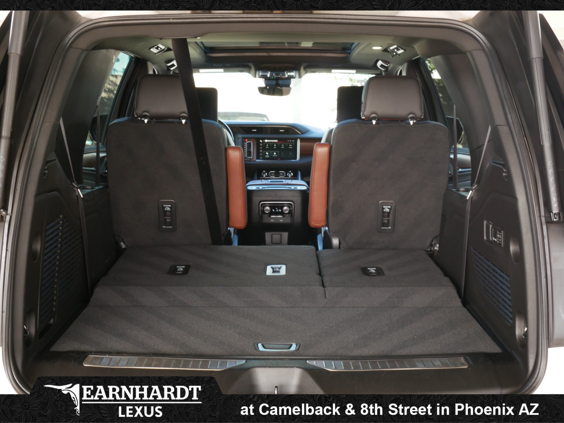 Used 2023 GMC Yukon Denali Ultimate AWD/4WD image 31