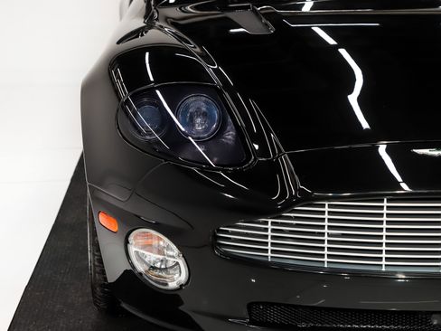 Used 2003 Aston Martin Vanquish image 31