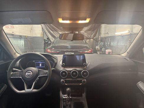 Used 2025 Nissan Sentra SV image 31