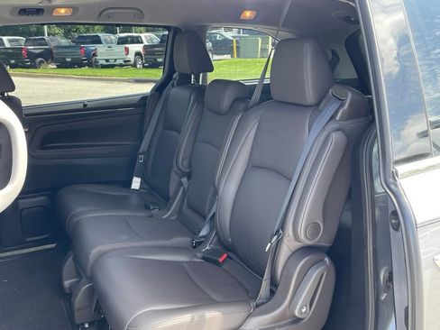 Used 2018 Honda Odyssey Elite image 12