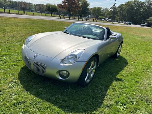 Used 2007 Pontiac Solstice Convertible w/ Premium Package RWD image 31
