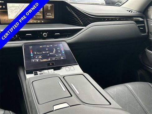 Used 2025 INFINITI QX80 Sensory image 28