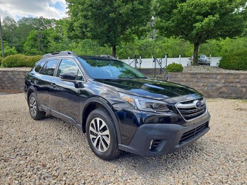Used 2022 Subaru Outback Premium AWD/4WD image 1