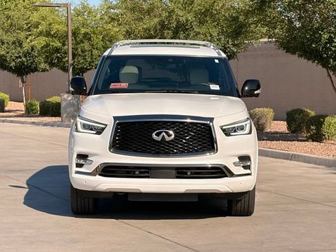 Used 2024 INFINITI QX80 Sensory AWD/4WD image 2
