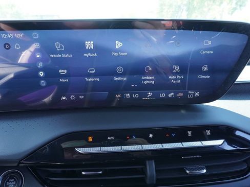 Used 2025 Buick Enclave Avenir w/ Super Cruise Package FWD image 21