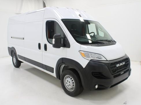 Used 2025 RAM ProMaster 2500 w/ Convenience Group image 23