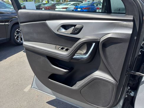 Used 2025 Chevrolet Blazer LT FWD image 18