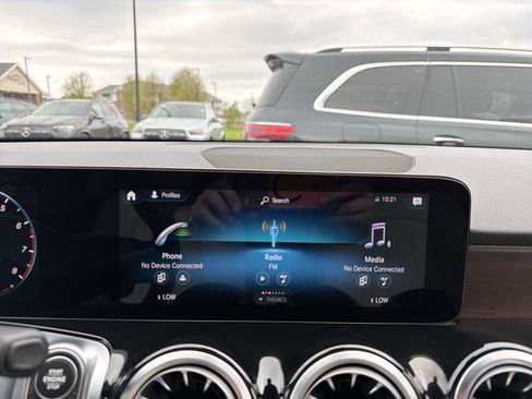 Certified 2022 Mercedes-Benz GLB 250 4MATIC image 20