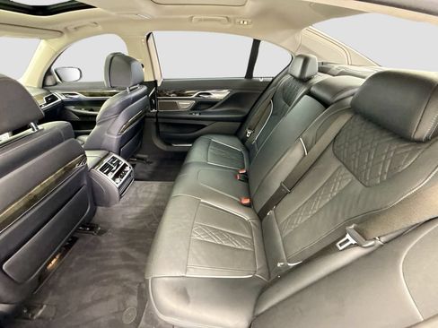 Used 2020 BMW 740i w/ Premium Package RWD image 20