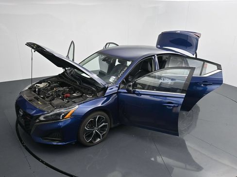 Used 2023 Nissan Altima 2.5 SR FWD image 66