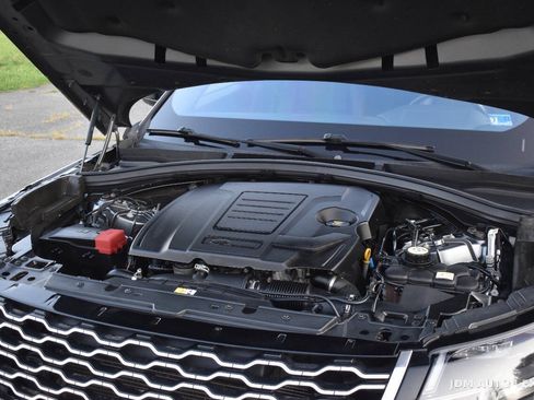 Used 2018 Land Rover Range Rover Velar S AWD/4WD image 31