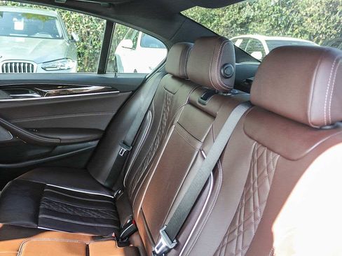 Certified 2023 BMW 530e w/ Premium Package image 18