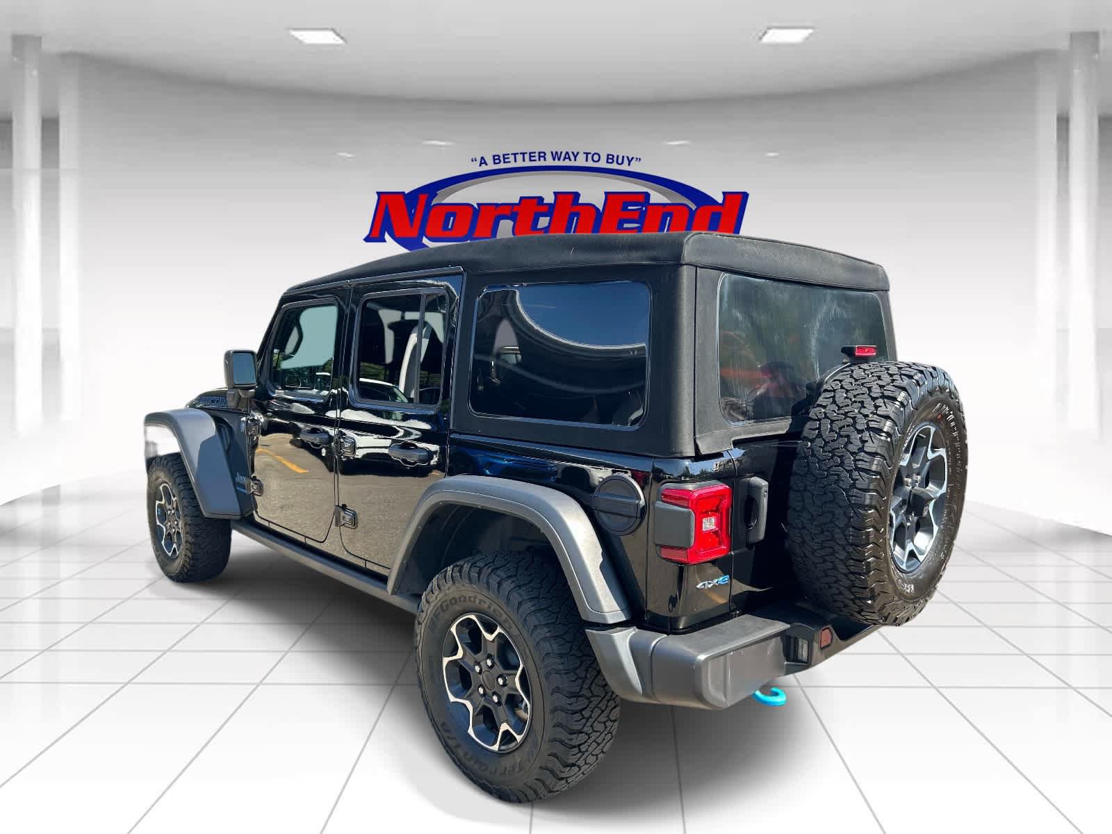 Used 2023 Jeep Wrangler Unlimited Rubicon 4xe w/ Cold Weather Group AWD/4WD image 5