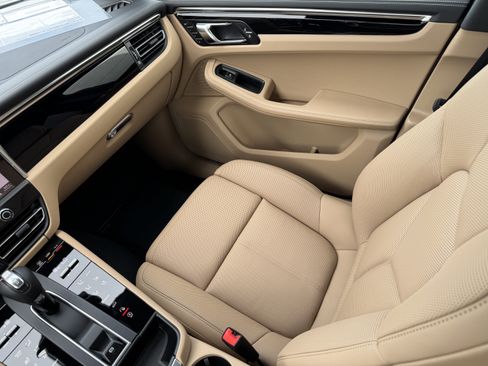 New 2026 Porsche Macan image 19