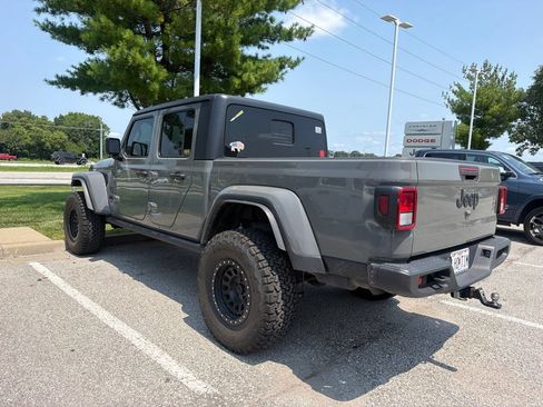 Used 2021 Jeep Gladiator Sport AWD/4WD image 4