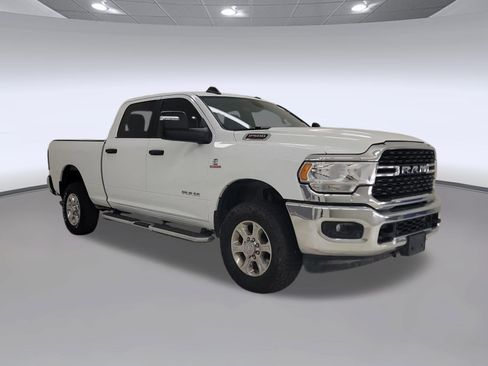 Used 2024 RAM 2500 Big Horn w/ Off Road Package AWD/4WD image 5