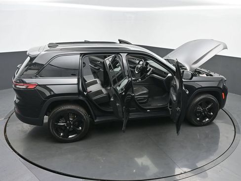 Used 2023 Jeep Grand Cherokee Altitude AWD/4WD image 62