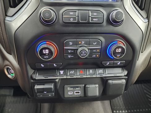 Used 2021 Chevrolet Silverado 3500 LTZ w/ Gooseneck/5TH Wheel Package image 16