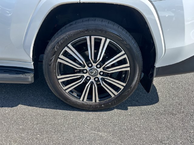 Used 2023 Lexus LX 600 4WD w/ Appearance Package image 43