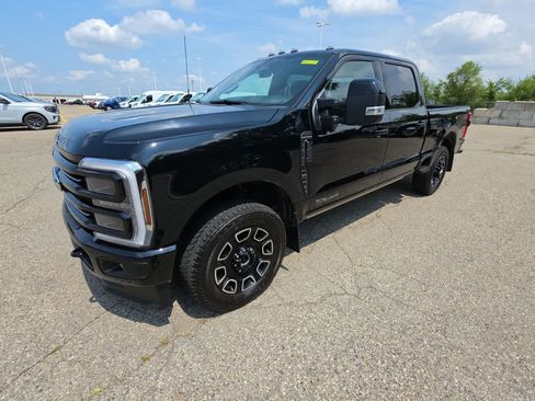 Used 2026 Ford F250 Platinum AWD/4WD image 1