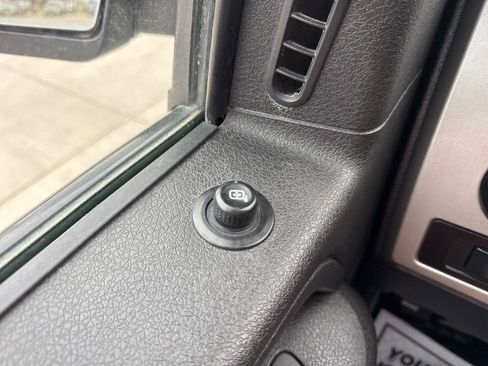 Used 2012 Ford F150 Lariat w/ Lariat Chrome Pkg image 9