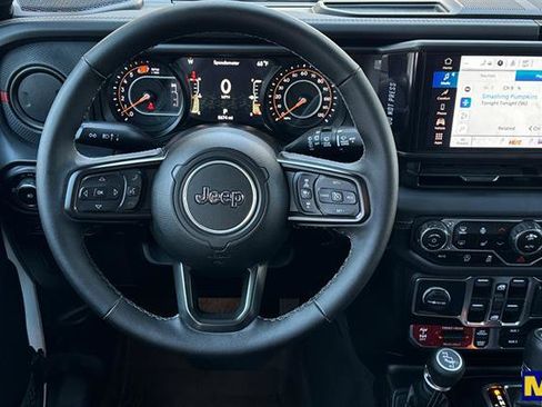Used 2025 Jeep Wrangler Rubicon image 17