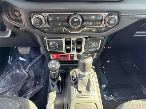 New 2026 Jeep Gladiator Mojave w/ Safety Group AWD/4WD image 16