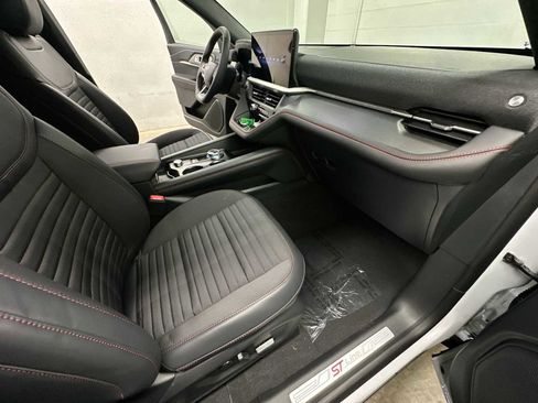 New 2026 Ford Explorer ST-Line w/ ST-Line Street Pack image 21
