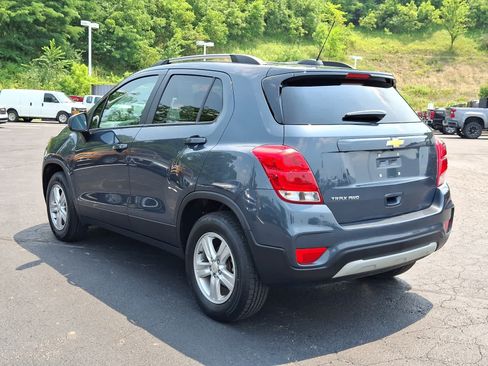 Used 2022 Chevrolet Trax LT w/ LT Convenience Package AWD/4WD image 4