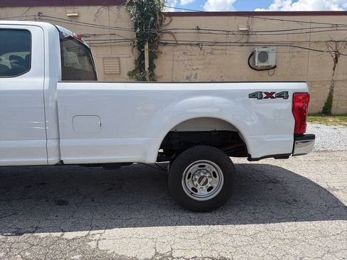 Used 2018 Ford F250 XL w/ Power Equipment Group AWD/4WD image 7