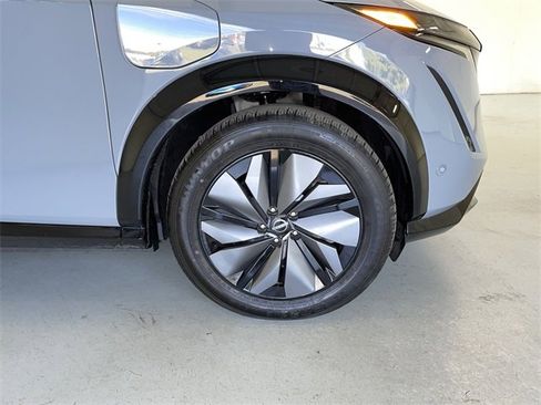 Certified 2025 Nissan Ariya Platinum image 14