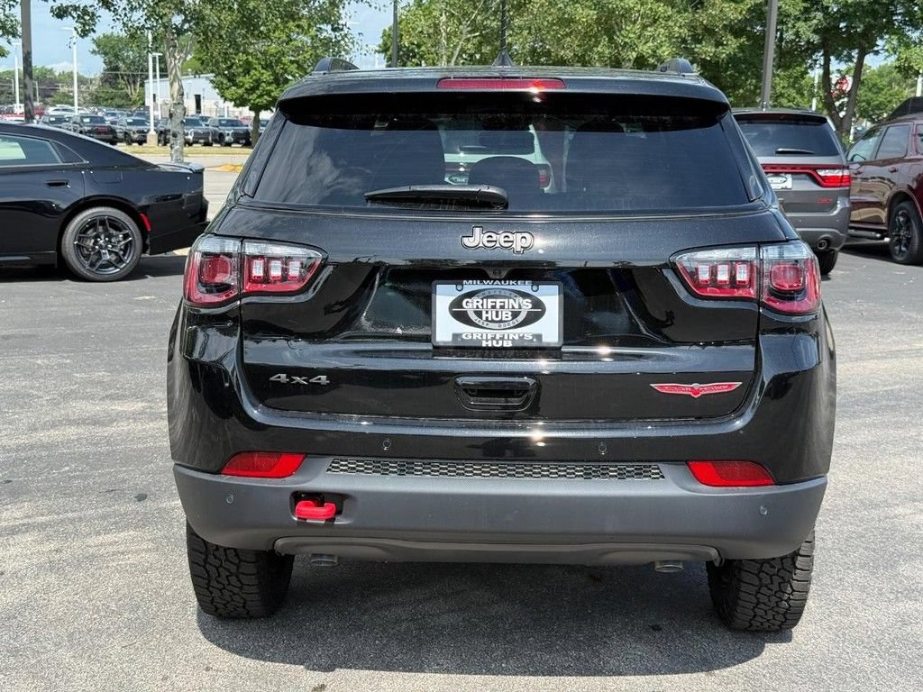 New 2026 Jeep Compass Trailhawk w/ Sun, Sound & Navigation Group AWD/4WD image 4