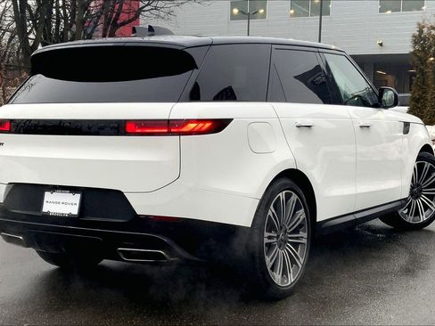 Used 2024 Land Rover Range Rover Sport SE image 12