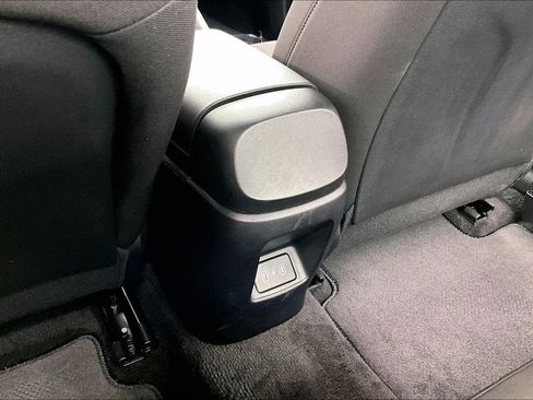 Used 2025 Hyundai Elantra Sport FWD image 33