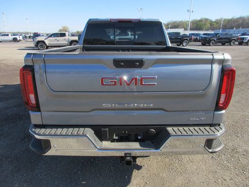 New 2026 GMC Sierra 1500 SLT image 5